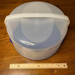 Tupperware Round Cake Taker